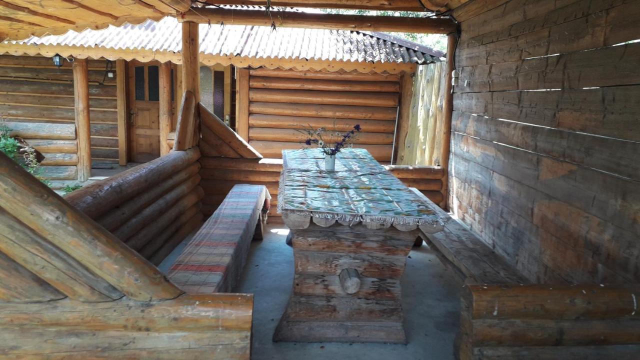 "Бджілка" І " Садиба Для Відпочинку" Lyuta Luaran gambar
