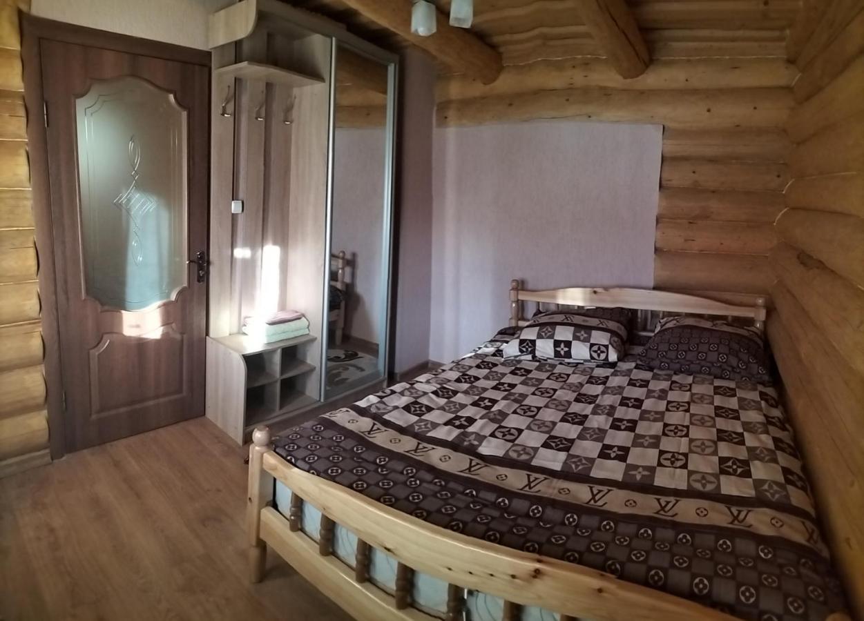 "Бджілка" І " Садиба Для Відпочинку" Lyuta Luaran gambar